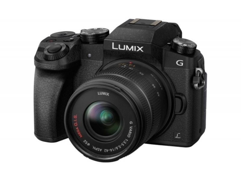 Panasonic Lumix DMC-G70 Kit...