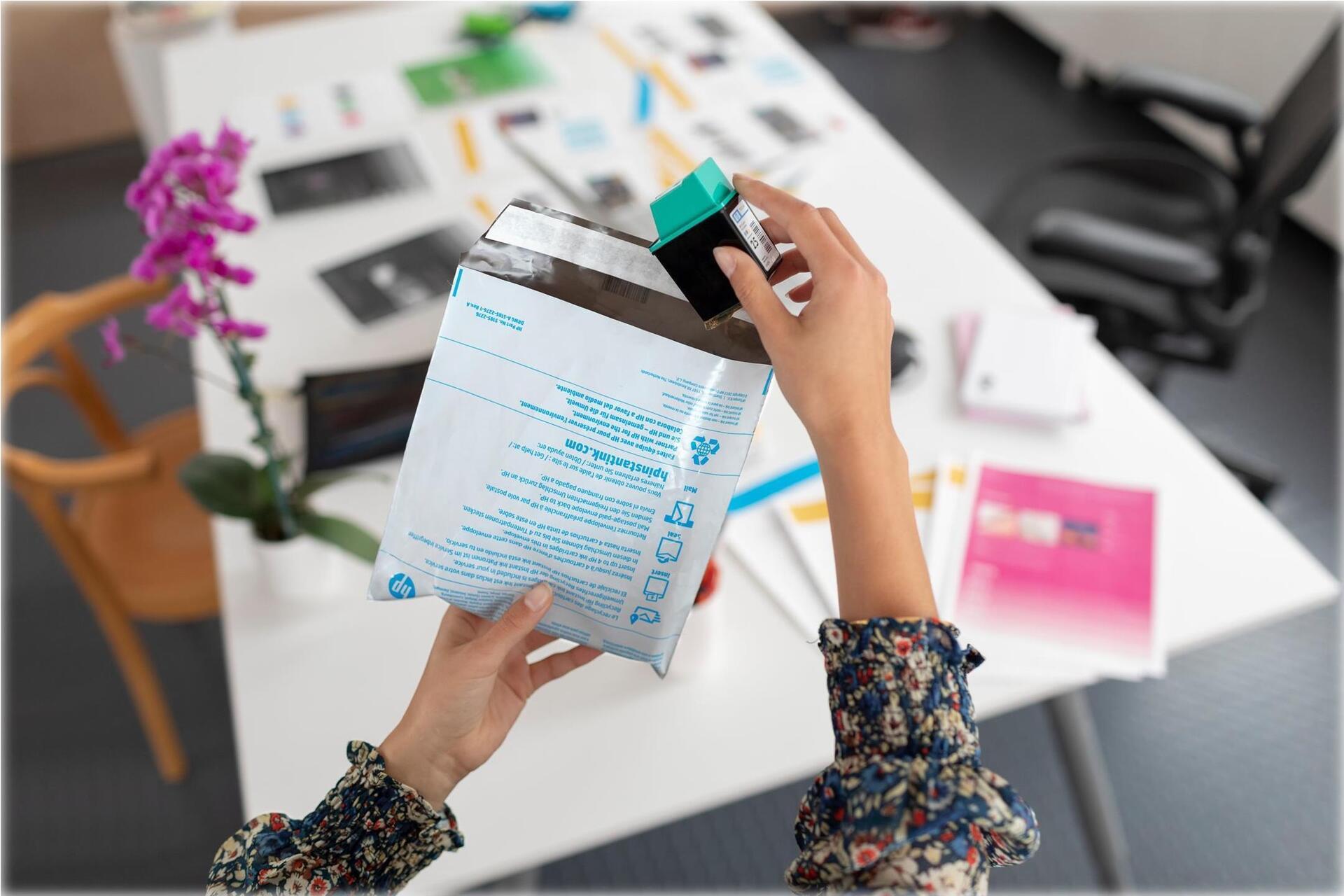 HP 963XL - 23,25 ml - alta produttività - Magenta - Originale - Cartuccia a inchiostro - Per OfficeJet Pro 9012, 9013, 9014, 9