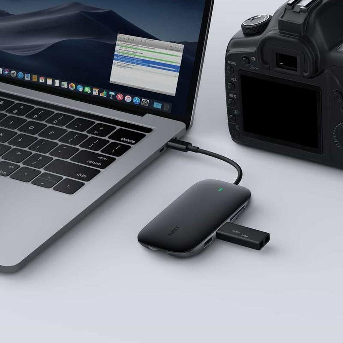 AUKEY CB-C71 hub di interfaccia 5000 Mbit/s Nero (AUKEY 8-in-1 USB-C Hub, 3xUSB-A 3.0, HDMI 4K, SD/TF - Black)
