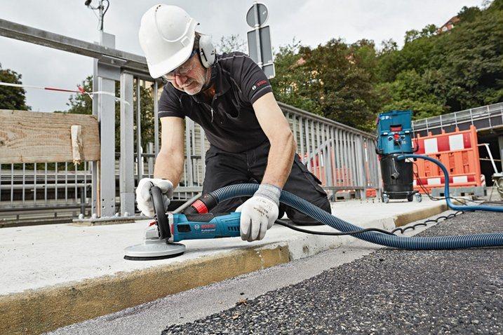 Bosch GBR 15 CA 9300...