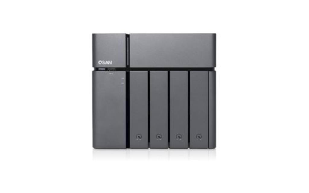 NAS assemblato QSAN Tower 90-N5004R00-EU 32TB (4x8TB) con HDD Seagate IronWolf