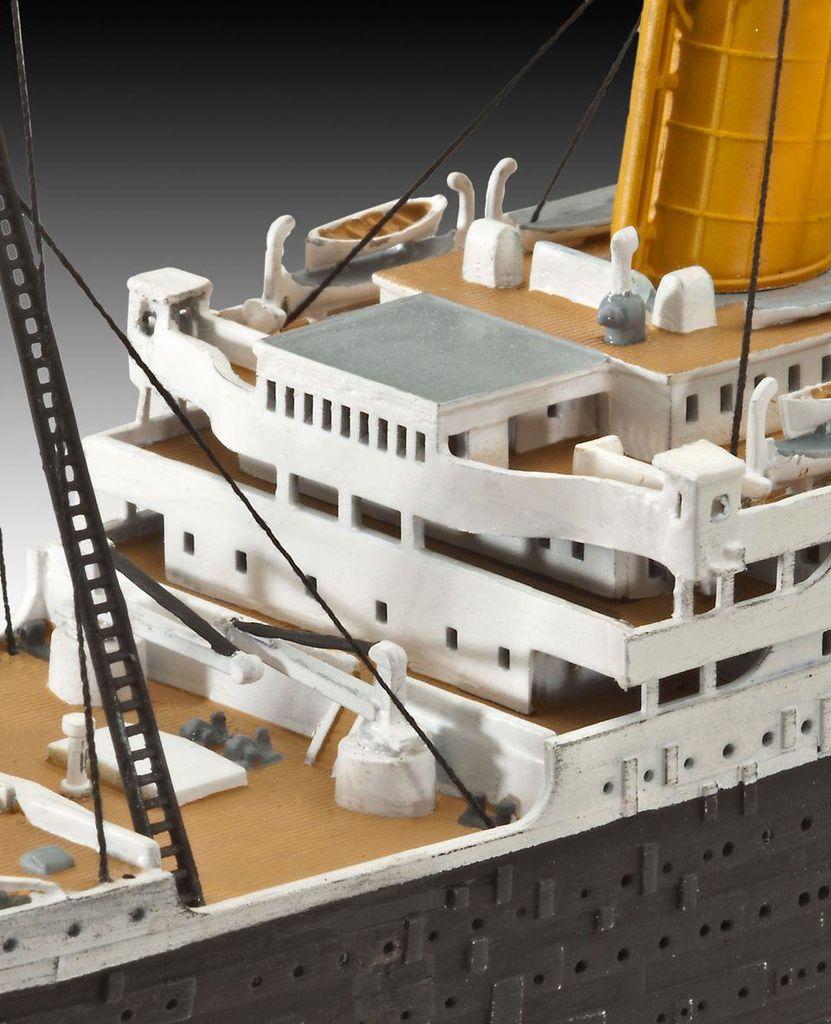 Revell - Model Kit - R.M.S. Titanic