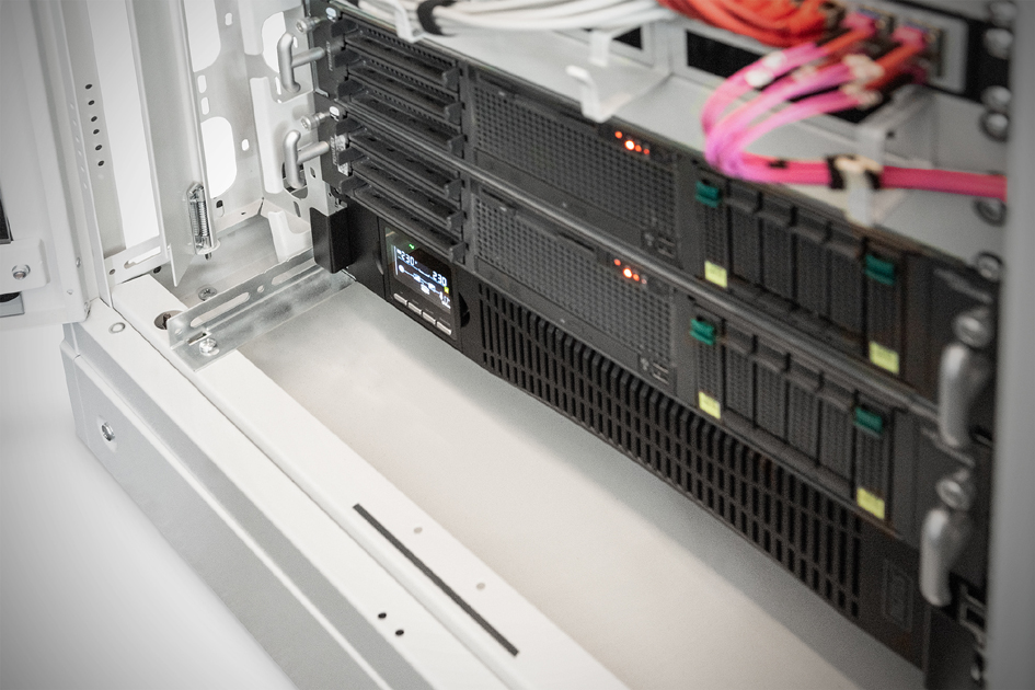 Gruppo continuitÃƒÂ  OnLine per rack 19" 2000 VA / 2000 W