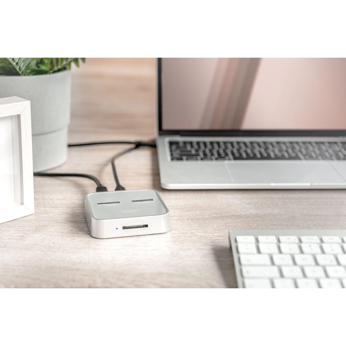 DIGITUS Docking station SSD M.2 NVMe M.2 SATA con lettore schede SD-Express USB-C