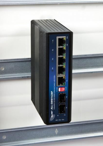 Ã¢â‚¬Â¢ 4 Port Gigabit |...