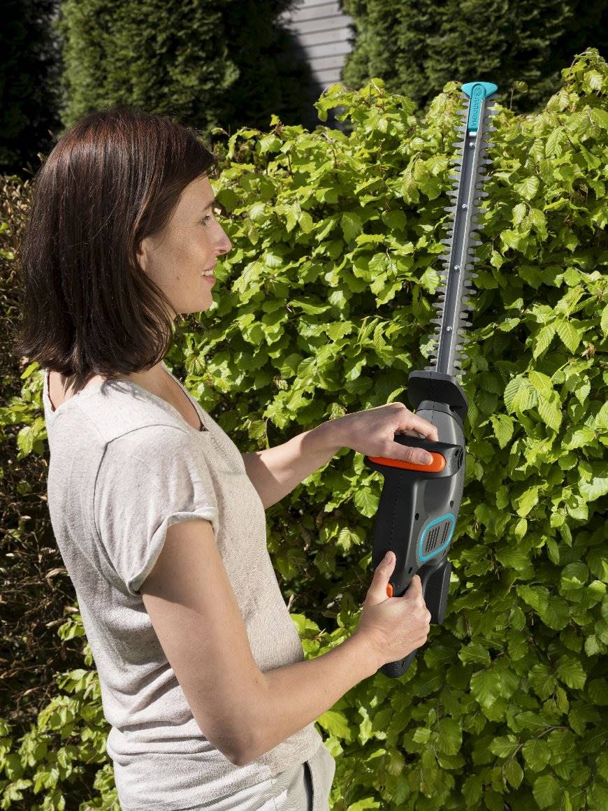 Gardena 09836-20 Terrimer a portata di batteria Easycut Li-40