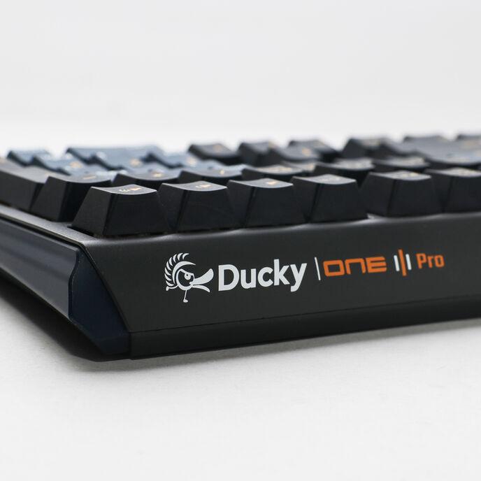 Ducky One 3 Pro Nazca Line Gaming Tastiera meccanica da 8.000 Hz Swap hot RGB - Cherry (Dkkon2308st -cbustchund001)