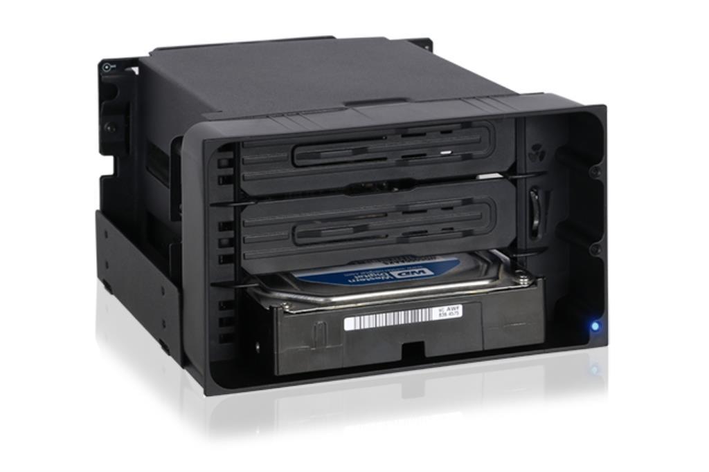IcyDock flexiDOCK - Docking station rimovibile per 3 alloggiamenti per dischi rigidi SATA/SAS da 3,5" senza vassoio in 2 allogg