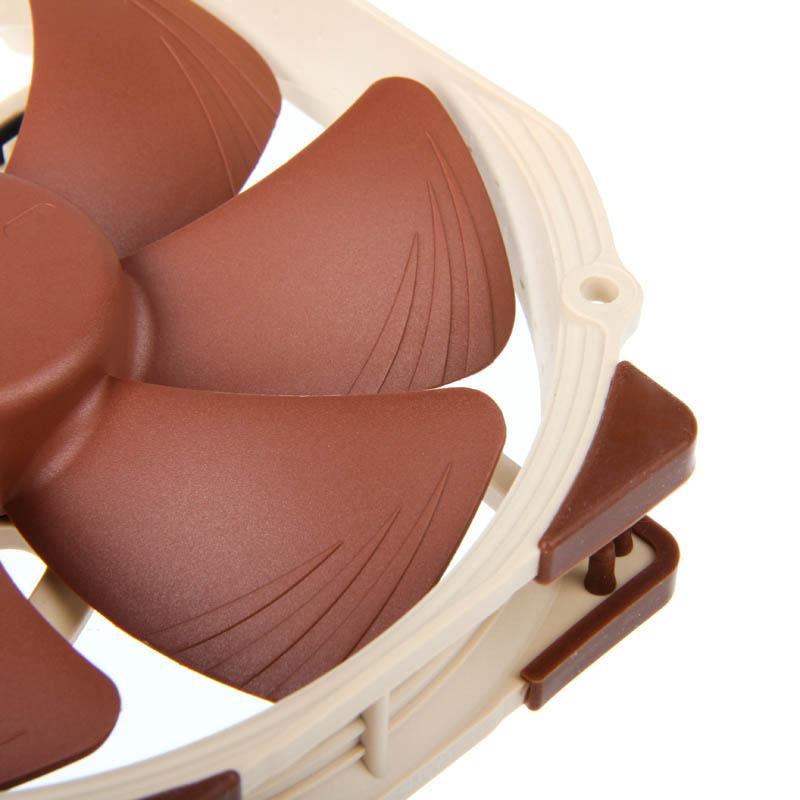 Noctua NF-A15 PWM sistema di raffreddamento per computer Case per computer Ventilatore 14 cm (Noctua NF-A15 PWM Fan - 140mm)