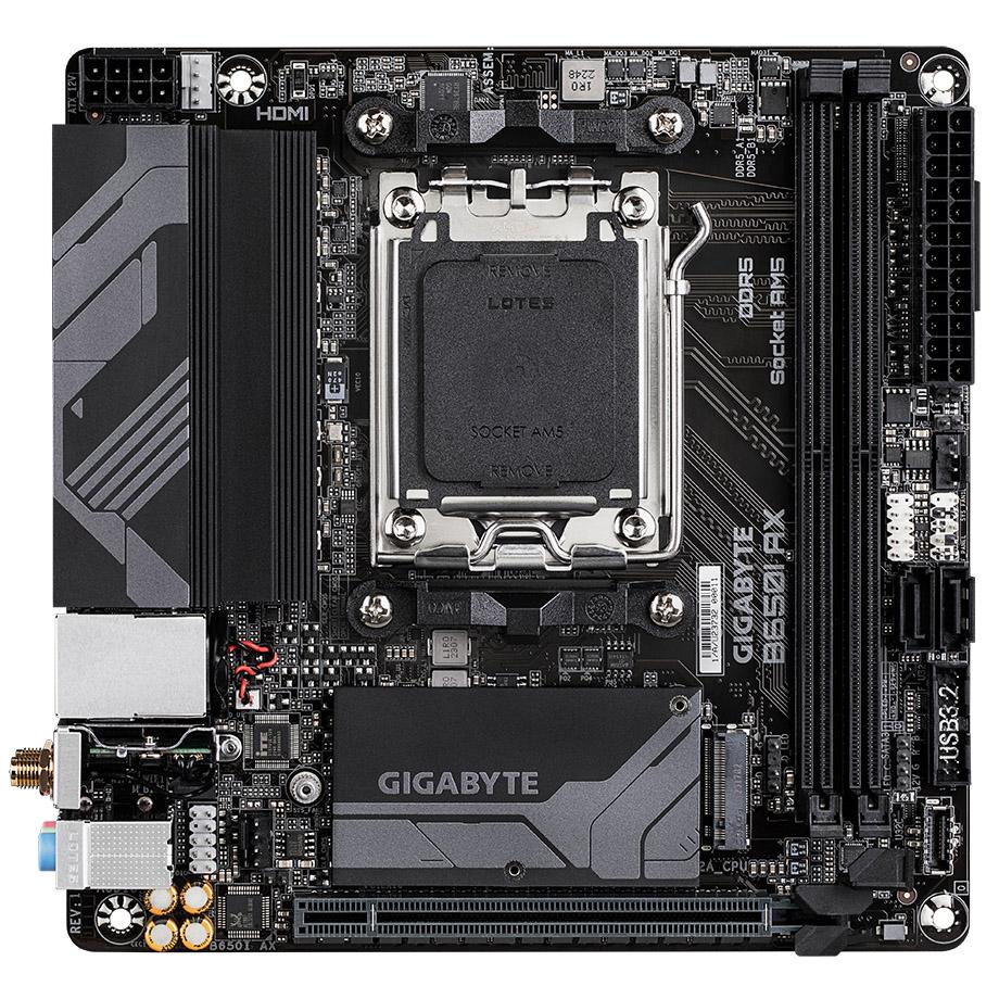 GIGABYTE B650I AX Scheda madre - AMD Ryzen serie 9000, VRM a 5+2+1 fasi, fino a 6400 MHz DDR5 [OC], 1xPCIe 4.0 M.2, LAN 2,5 GbE