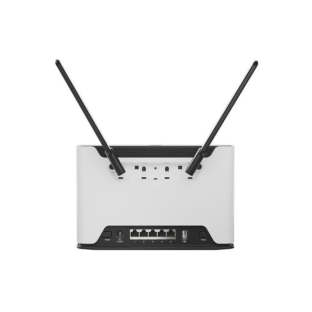 Chateau 5G kit with 716MHz four core CPU 256MB RAM 5x Gigabit LAN two wireless interfaces (built-in 2.4Ghz 802.11b/g/n two c