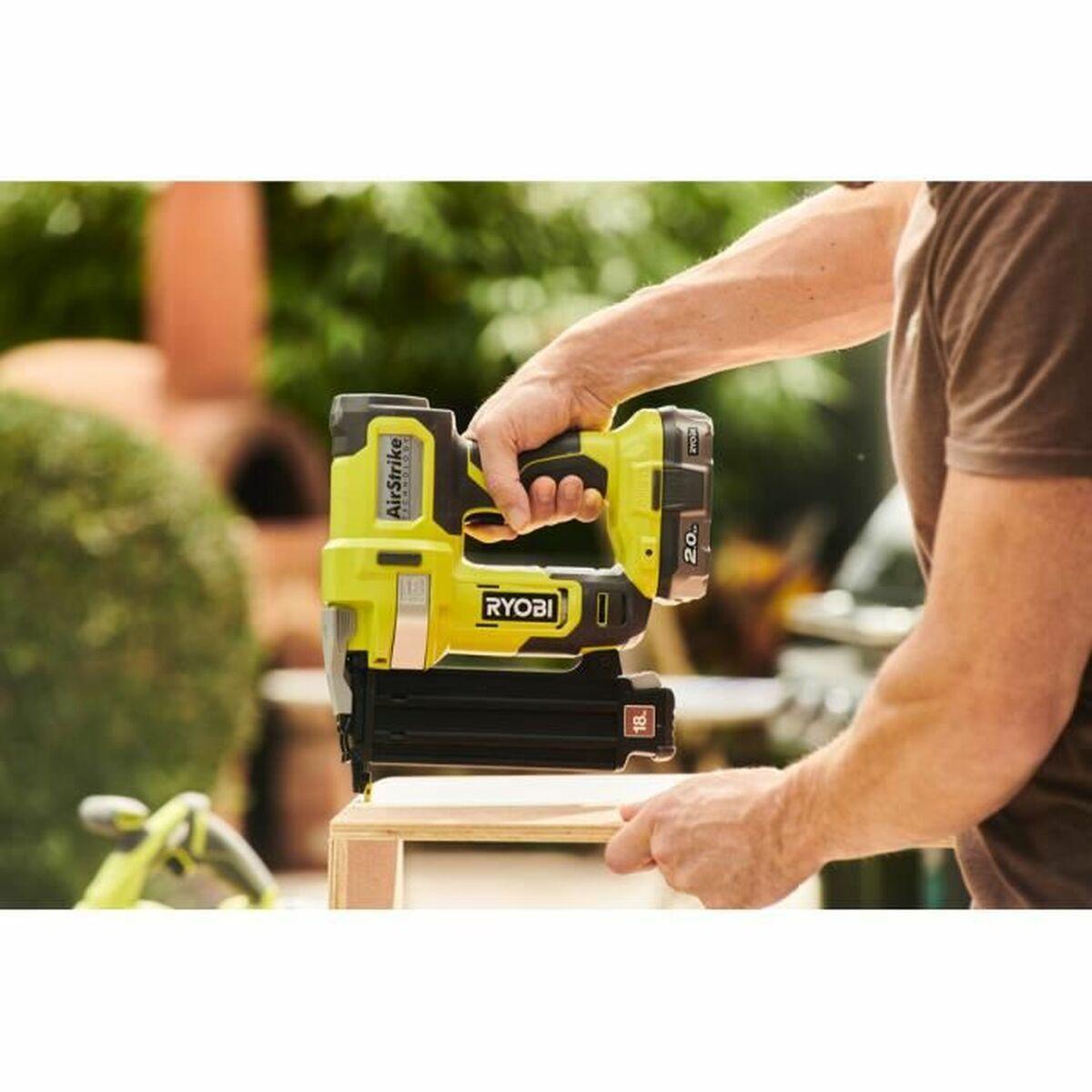 Ryobi 5133005136 Chiodatrice a batteria 18V ONE R18GN18-0