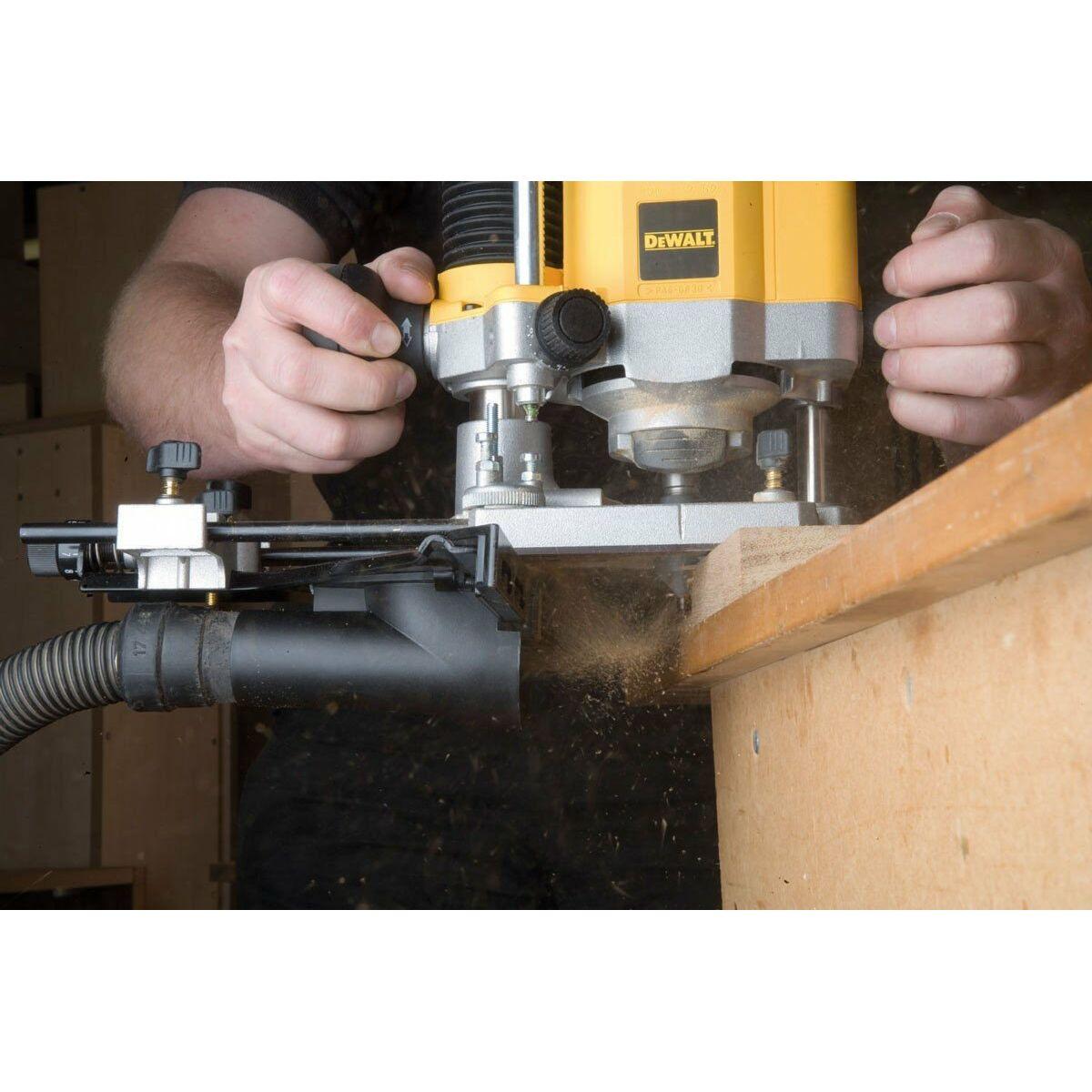 â€¢ Leistung: 620W â€¢ Geschwindigkeit:8000 - 24000 1/min â€¢ Eintauchtiefer: 55mm â€¢ Merkmale:Spindelarretier