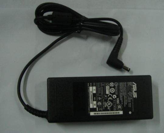 ASUS 04G2660031U0 adattatore e invertitore 65 W Nero