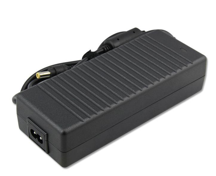 CoreParts MBXAC-AC0001 adattatore e invertitore Interno 135 W Nero (Power Adapter for Acer - 135W 19V 7.1A Plug5.52.5 - Includi