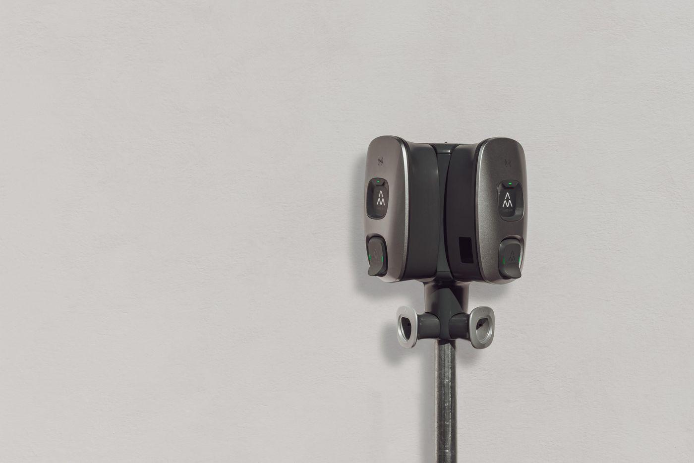Dawn Double Pole Mount 60 mm - Warranty 36M