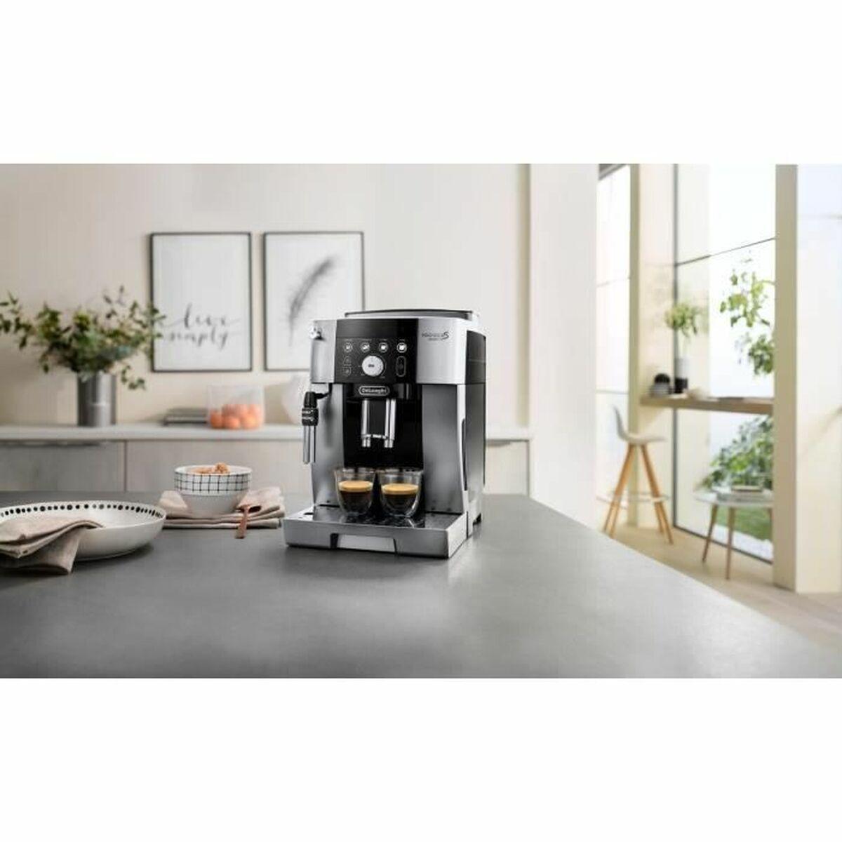 Ã¢â‚¬Â¢ Leistung: 1450W, 15bar Ã¢â‚¬Â¢ System: Gemahlener Kaffee, Kaffeebohnen Ã¢â‚¬Â¢ Extras: Wasserfi