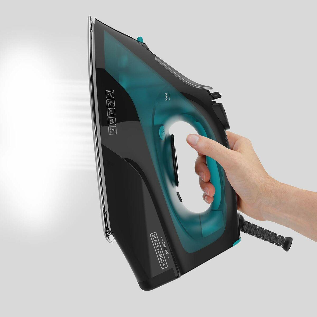 Black+Decker BXIR2403E Ferro da stiro a vapore in ceramica Nero
