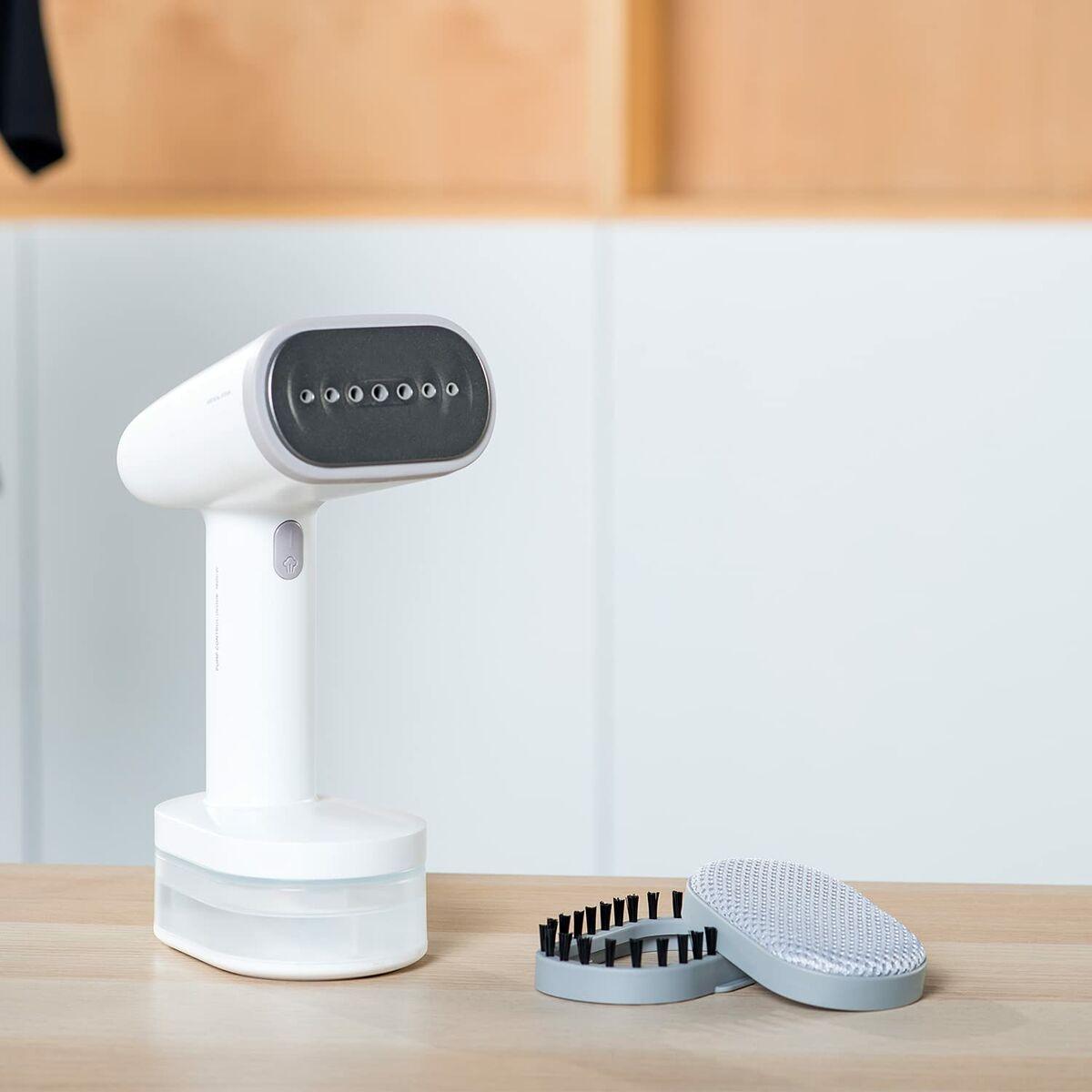 Black+Decker BXGS1600E Ferro da stiro verticale, 1600, ceramica, bianco