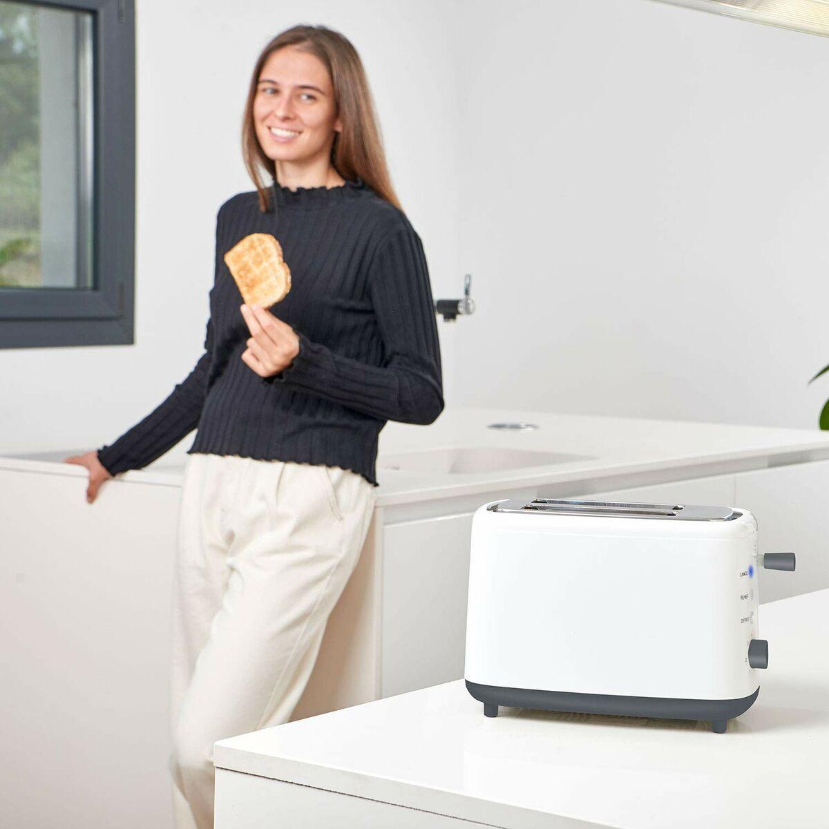 Black+Decker BXTO820E - Tostapane 820W. 2 ampie fessure per toast, bianche