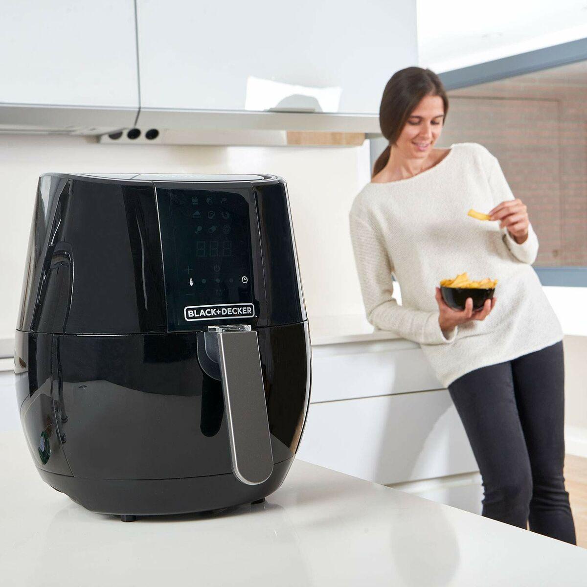 Black+Decker BXAF3500E - Friggitrice ad aria calda digitale 1500W, 3l., nero