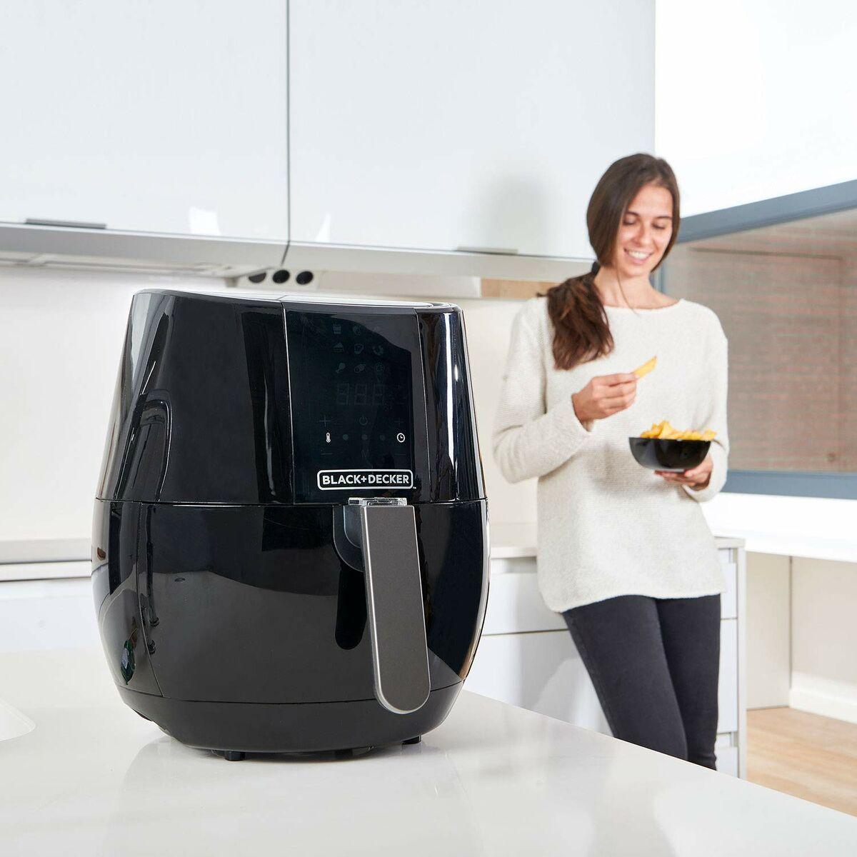 Black+Decker BXAF3500E - Friggitrice ad aria calda digitale 1500W, 3l., nero