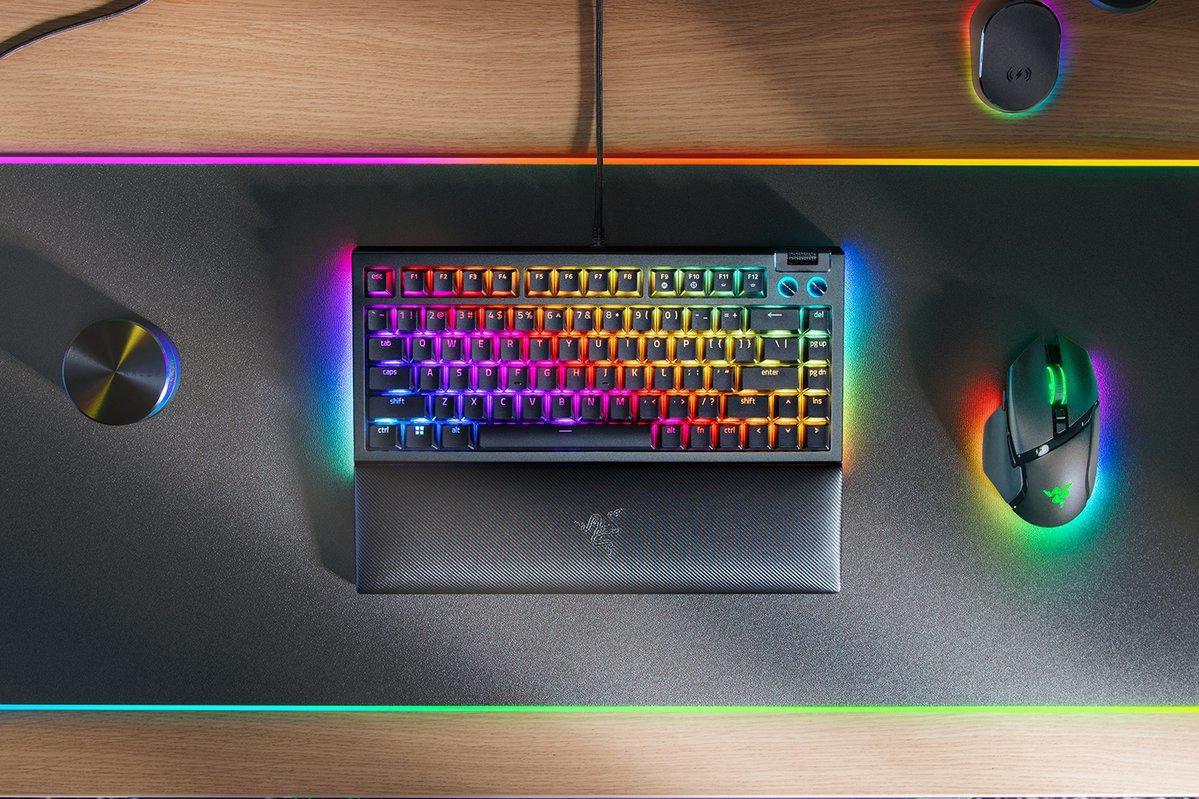 Razer BlackWidow V4 tastiera USB QWERTY Inglese US Nero (RAZER BLACKWIDOW V4 75% KEYBOARD US) - Versione UK