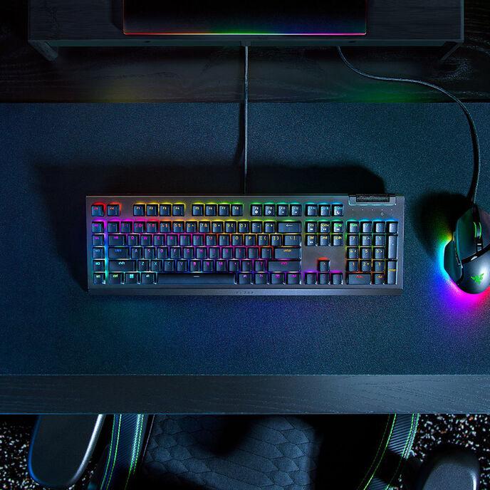 RAZER BlackWidow V4 X - Green Switch (Clicky) - Tastiera da gioco meccanica